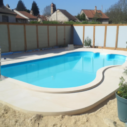 Piscine Extérieure à Coque : Élégance et Confort pour des Moments de Détente Inoubliables Bron